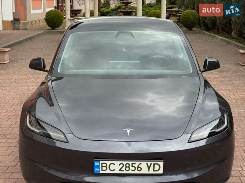 Седан Tesla Model 3 2024 в Стрые