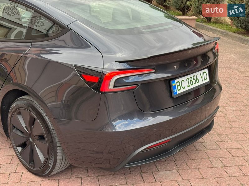 Седан Tesla Model 3 2024 в Стрые