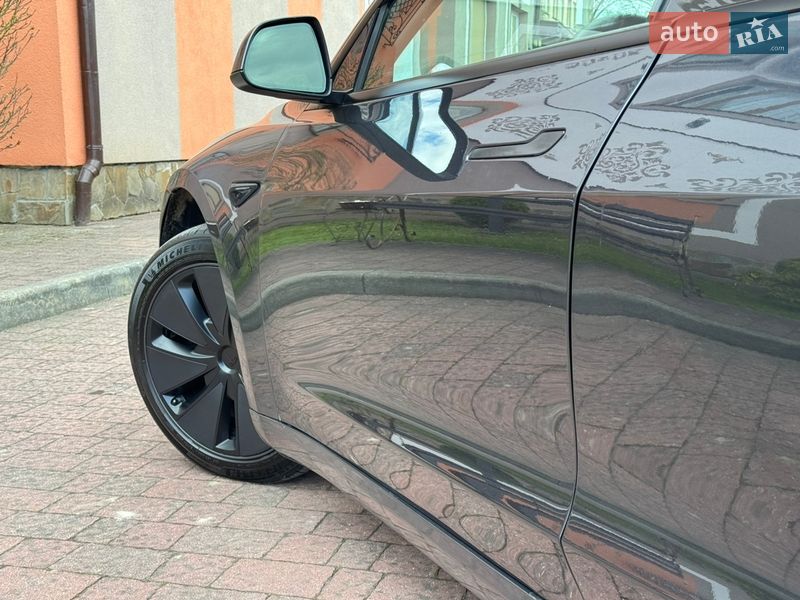 Седан Tesla Model 3 2024 в Стрые