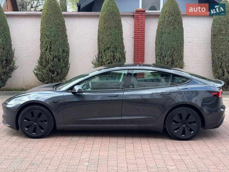 Седан Tesla Model 3 2024 в Стрые