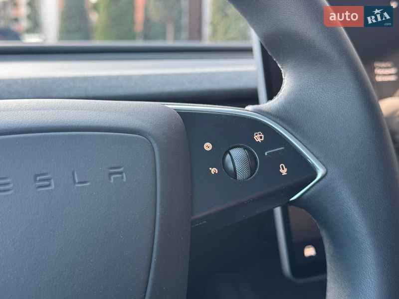 Седан Tesla Model 3 2024 в Стрые