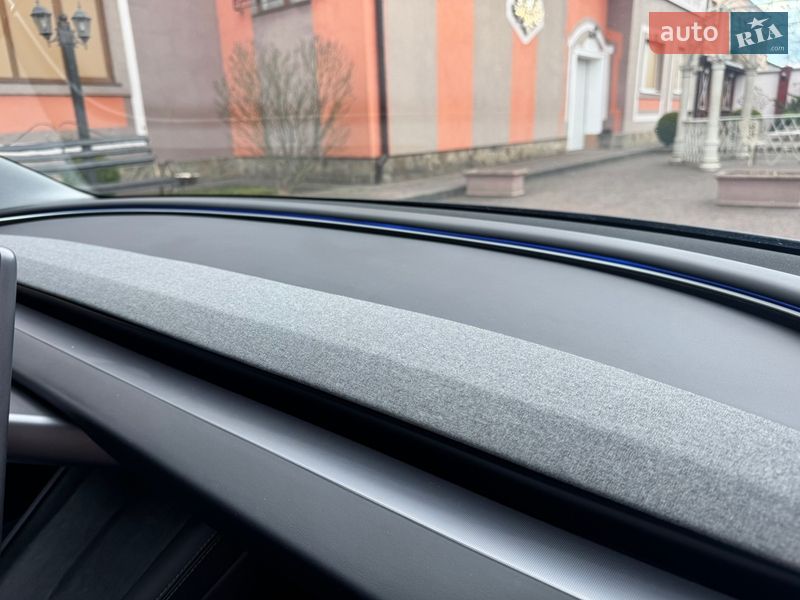 Седан Tesla Model 3 2024 в Стрые