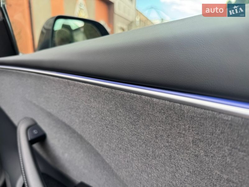 Седан Tesla Model 3 2024 в Стрые