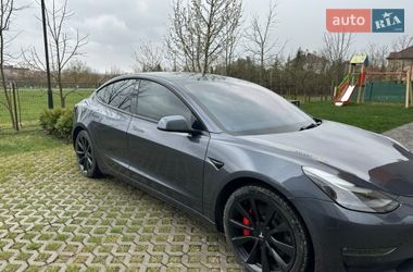 Седан Tesla Model 3 2022 в Ивано-Франковске