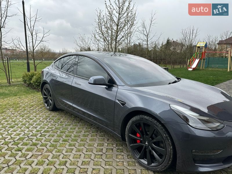 Седан Tesla Model 3 2022 в Ивано-Франковске