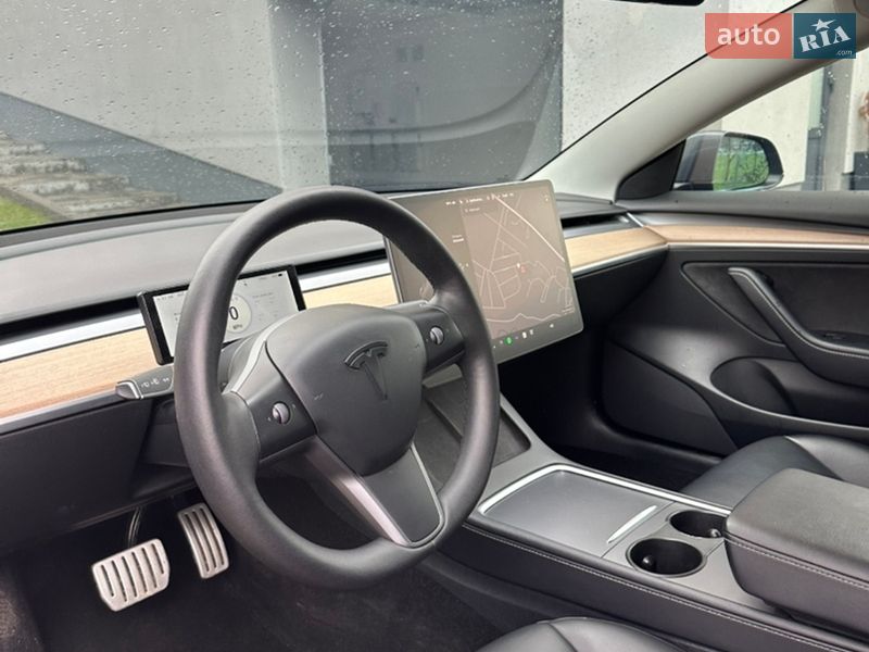Седан Tesla Model 3 2022 в Ивано-Франковске