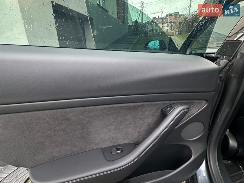 Седан Tesla Model 3 2022 в Ивано-Франковске