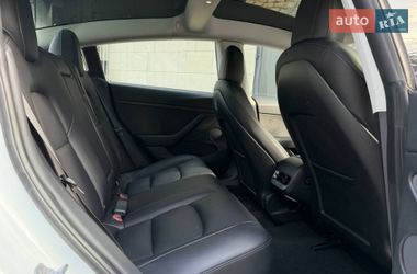 Седан Tesla Model 3 2022 в Львове