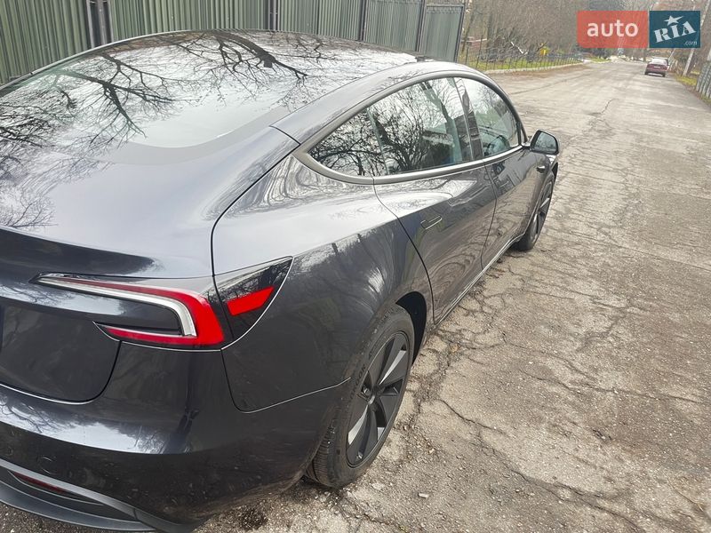 Седан Tesla Model 3 2025 в Харкові