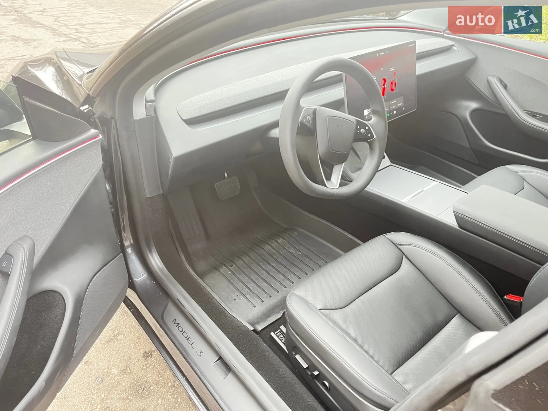 2025 Tesla Model 3 - мініатюра 16