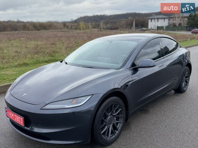 Tesla Model 3 2025