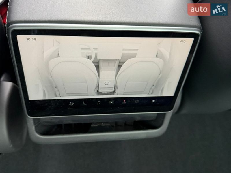Седан Tesla Model 3 2025 в Киеве