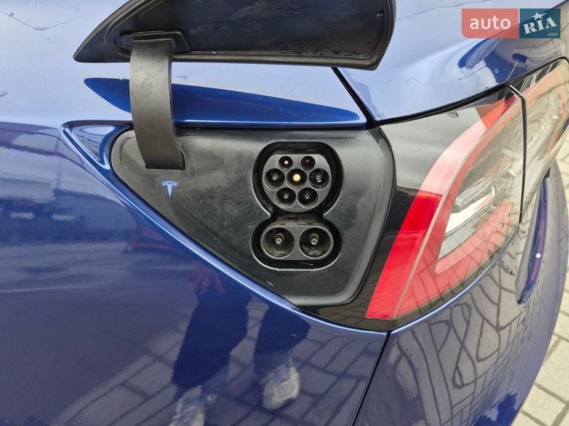 Седан Tesla Model 3 2020 в Гостомелі