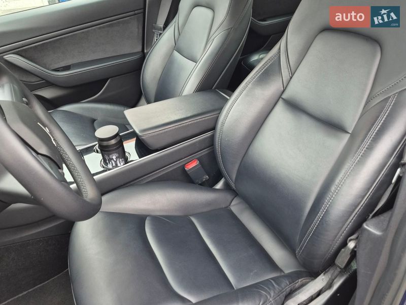 Седан Tesla Model 3 2020 в Гостомелі