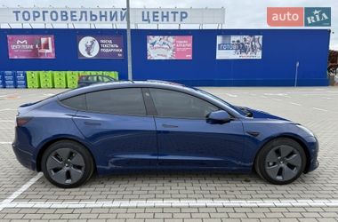 Седан Tesla Model 3 2022 в Львове