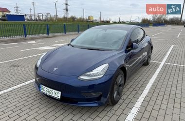 Седан Tesla Model 3 2022 в Львове