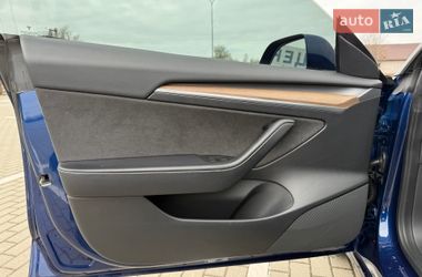 Седан Tesla Model 3 2022 в Львове