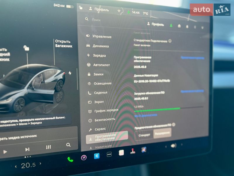 Седан Tesla Model 3 2025 в Києві