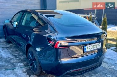 Седан Tesla Model 3 2025 в Киеве