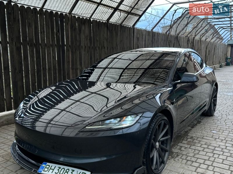 Седан Tesla Model 3 2024 в Черноморске