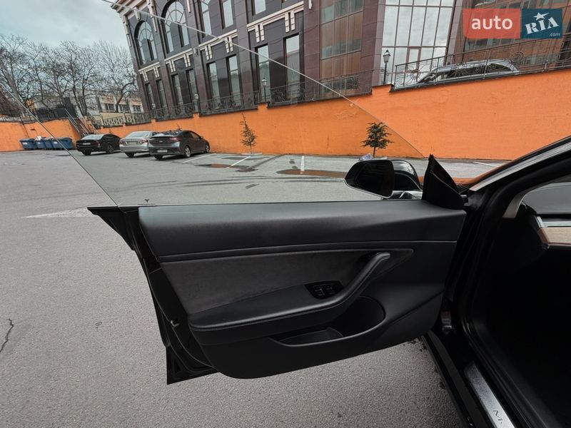 Седан Tesla Model 3 2020 в Одессе
