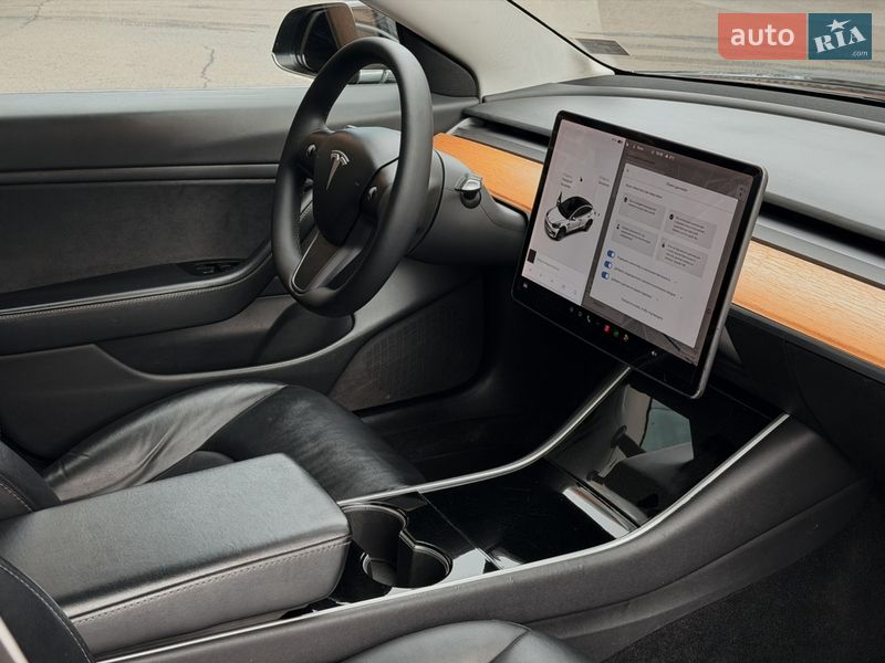 Седан Tesla Model 3 2020 в Одессе