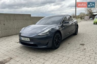 Седан Tesla Model 3 2020 в Сокалі