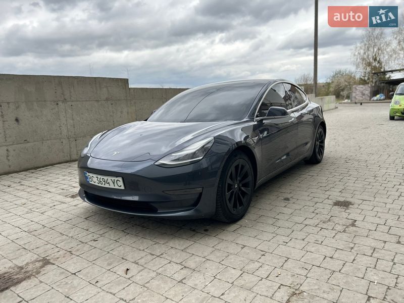 Седан Tesla Model 3 2020 в Сокалі