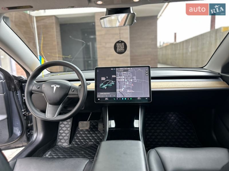 Седан Tesla Model 3 2020 в Сокалі