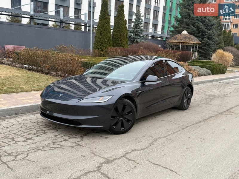 Седан Tesla Model 3 2024 в Днепре