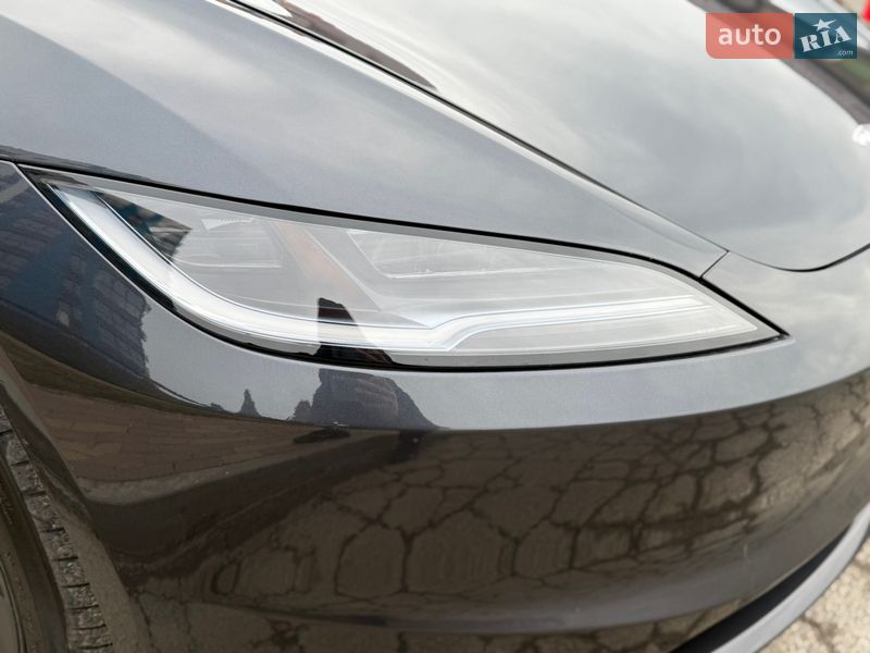 Седан Tesla Model 3 2024 в Днепре