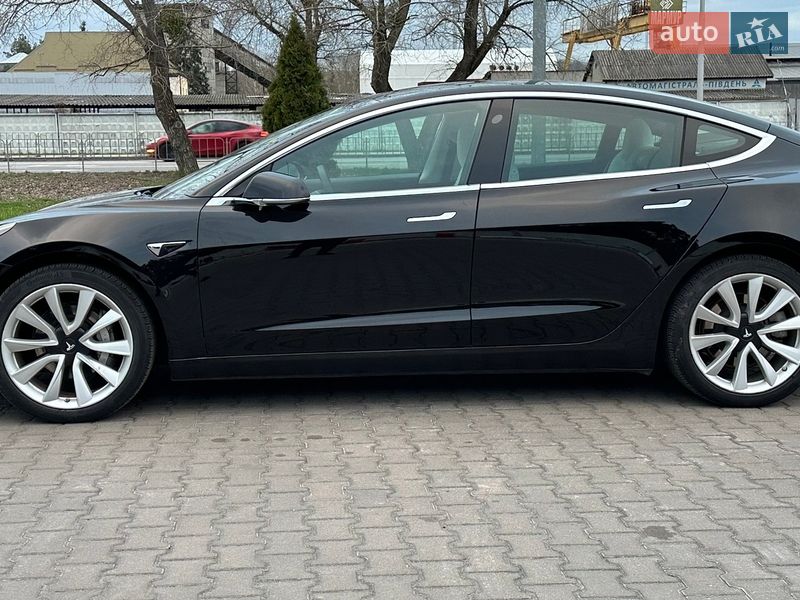 Седан Tesla Model 3 2020 в Киеве