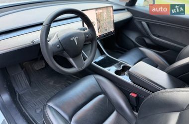 Седан Tesla Model 3 2019 в Калуше