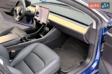 Седан Tesla Model 3 2019 в Киеве