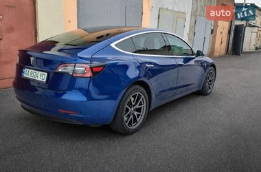 Седан Tesla Model 3 2019 в Киеве