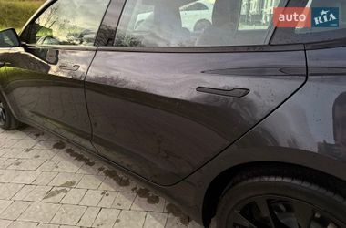 Седан Tesla Model 3 2024 в Львове