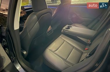 Седан Tesla Model 3 2024 в Львове