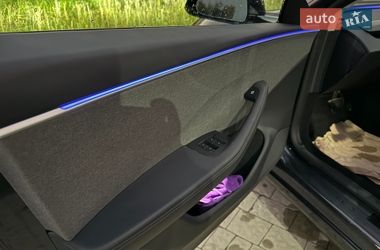 Седан Tesla Model 3 2024 в Львове
