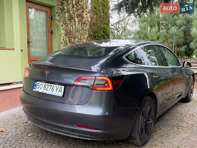 Седан Tesla Model 3 2020 в Тернополе