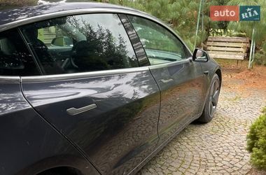 Седан Tesla Model 3 2020 в Тернополе