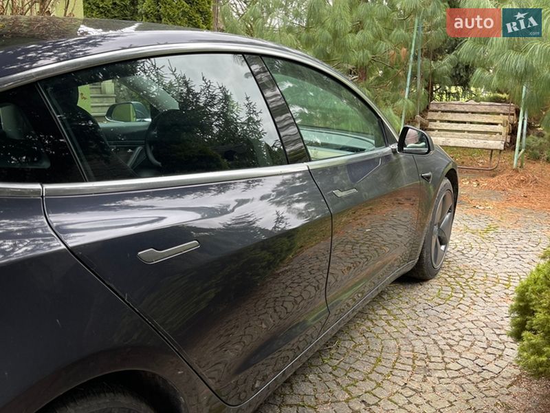 Седан Tesla Model 3 2020 в Тернополе