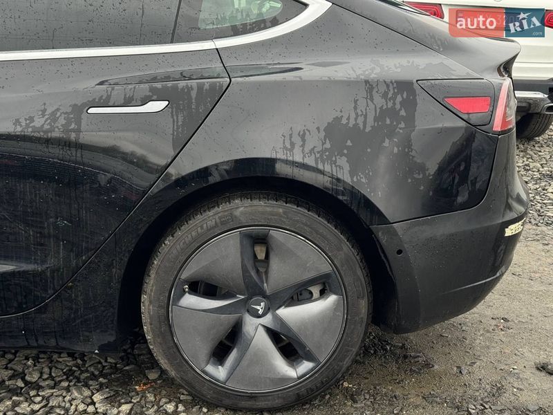 Седан Tesla Model 3 2019 в Луцке