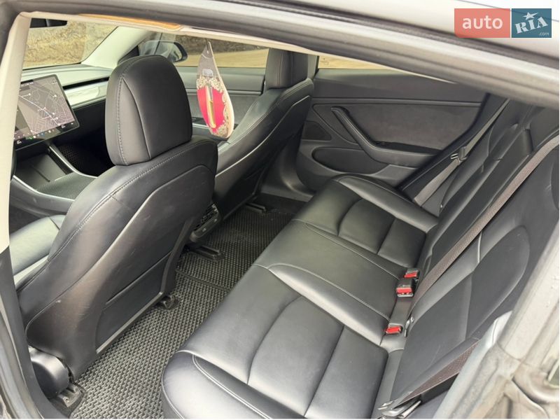 Седан Tesla Model 3 2018 в Золотоноші