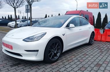 Седан Tesla Model 3 2019 в Львове