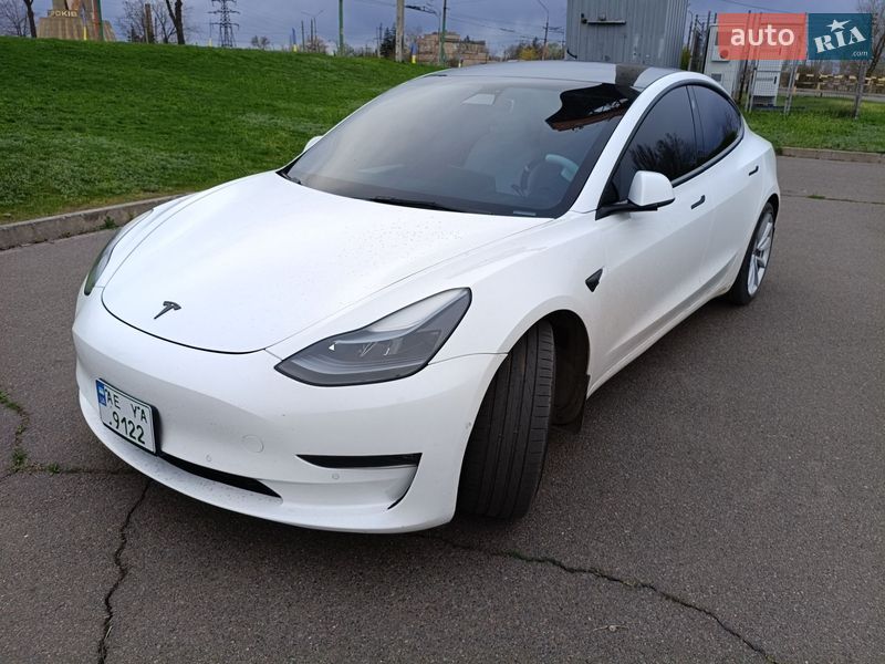 Седан Tesla Model 3 2022 в Кривому Розі