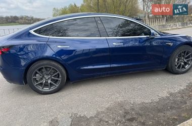 Седан Tesla Model 3 2018 в Рівному