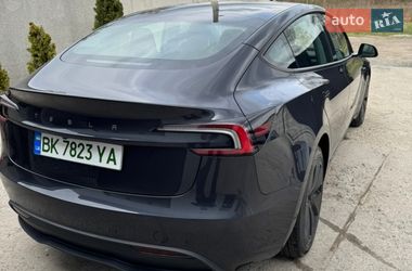 Седан Tesla Model 3 2024 в Костополе