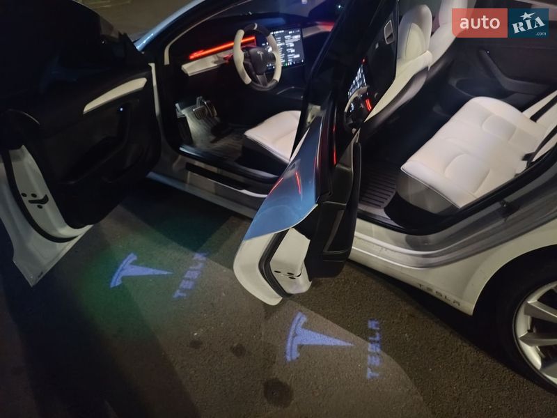 Седан Tesla Model 3 2022 в Кривому Розі