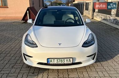 Седан Tesla Model 3 2018 в Долине