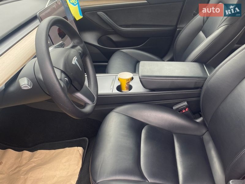 Седан Tesla Model 3 2022 в Дніпрі